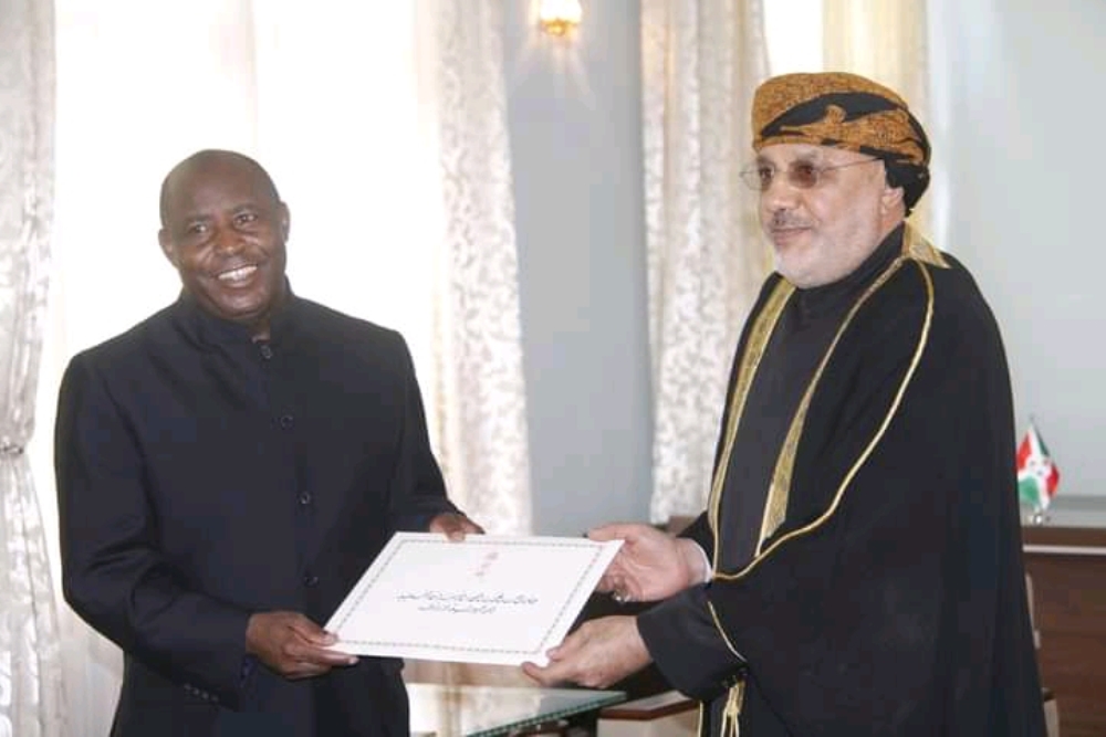 Evariste Ndayishimiye et Ali Bin Abdallah Bin Salim Mahruqi