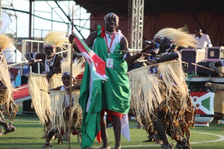 Danseurs intore