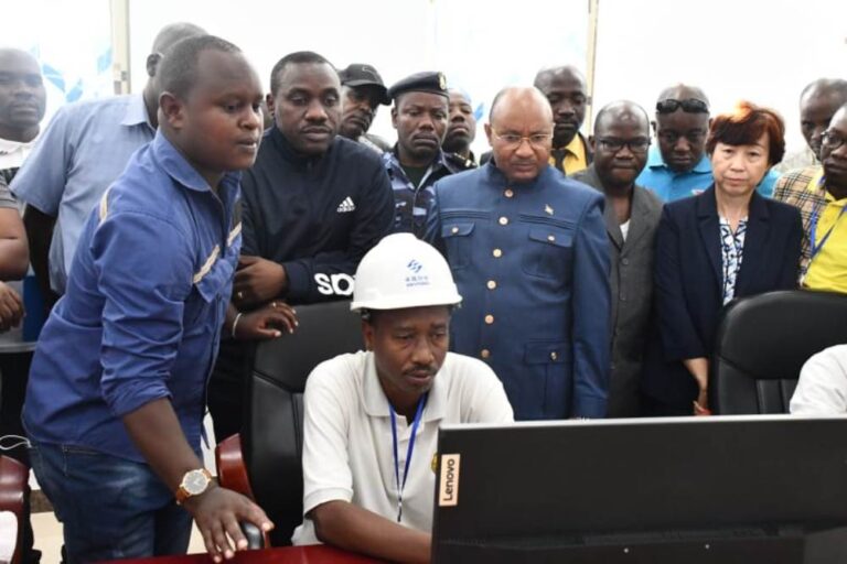 Visite du Premier ministre au barage de Ruzibazi en province de Rumonge