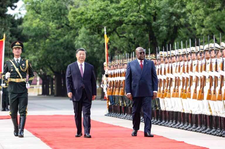 Tshisekedi à droite et Xi jinping à gauche