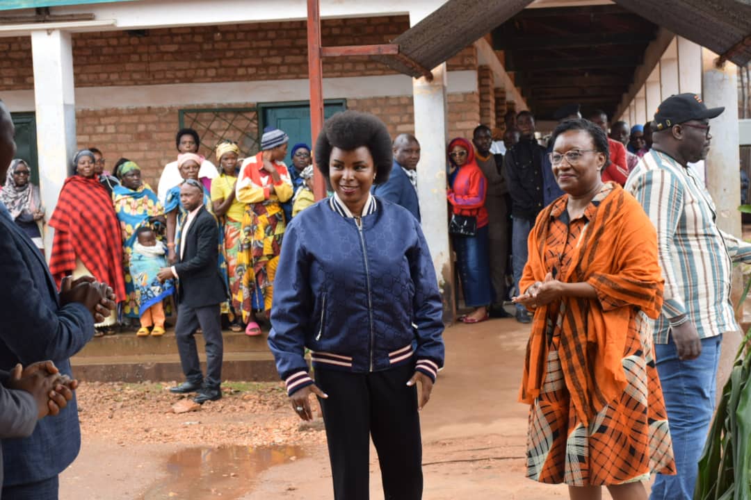 Première dame et représentante légale de la Fondation Bonne action «Umugiraneza» Angeline Ndayishimiye, la Directrice régionale du Fonds des Nations Unies pour la population (UNFPA) Lydia Zigomo