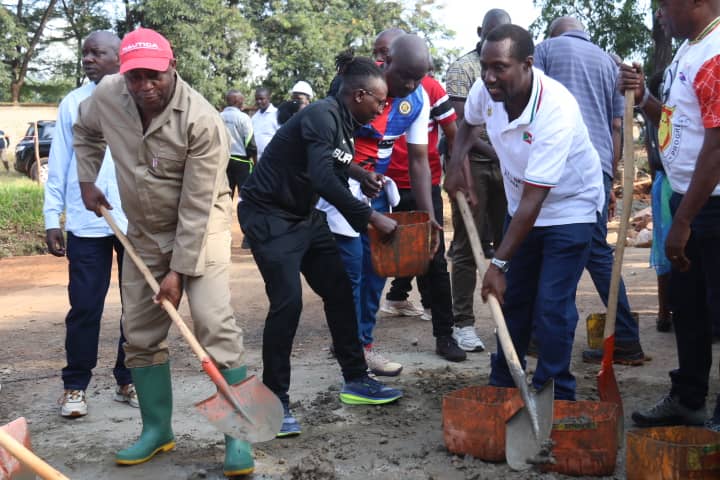 Campus Kamenge : Travaux de réhabilitation des terrains sportifs par le chef de l’Etat burundais