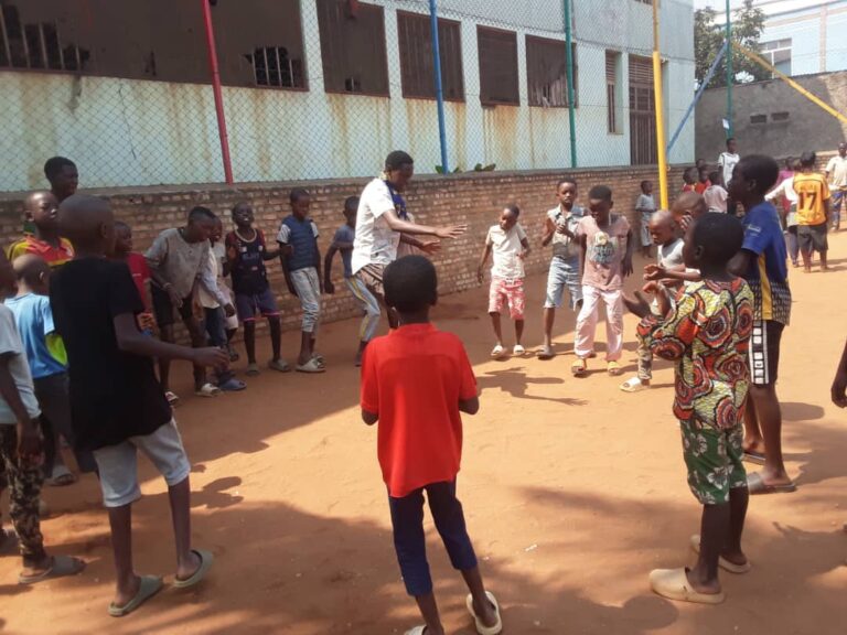 Paroisse Saint Guido Maria Conforti de Kamenge/Camp d’été des enfants 2025 : Plus de 2300 enfants apprennent divers métiers et jeux d’intention didactique